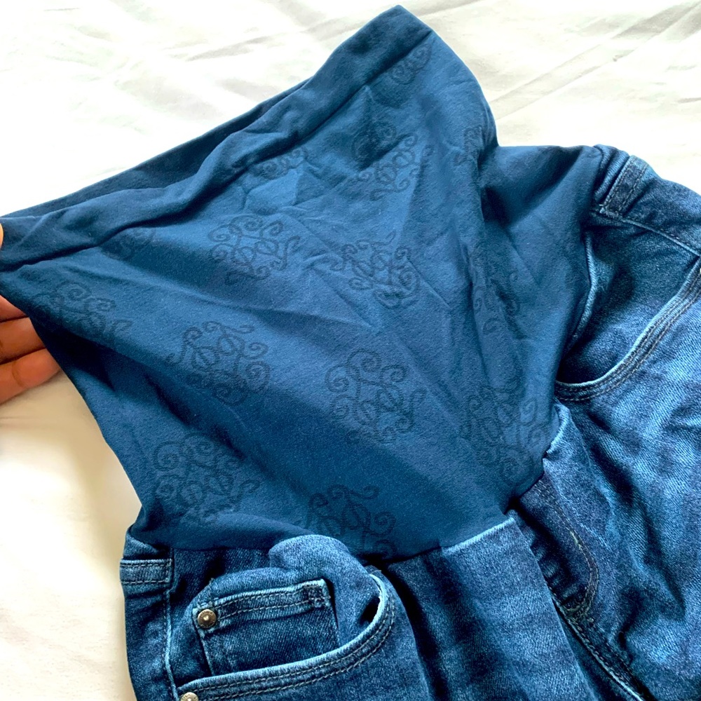 Jessica Simpson maternity pants
